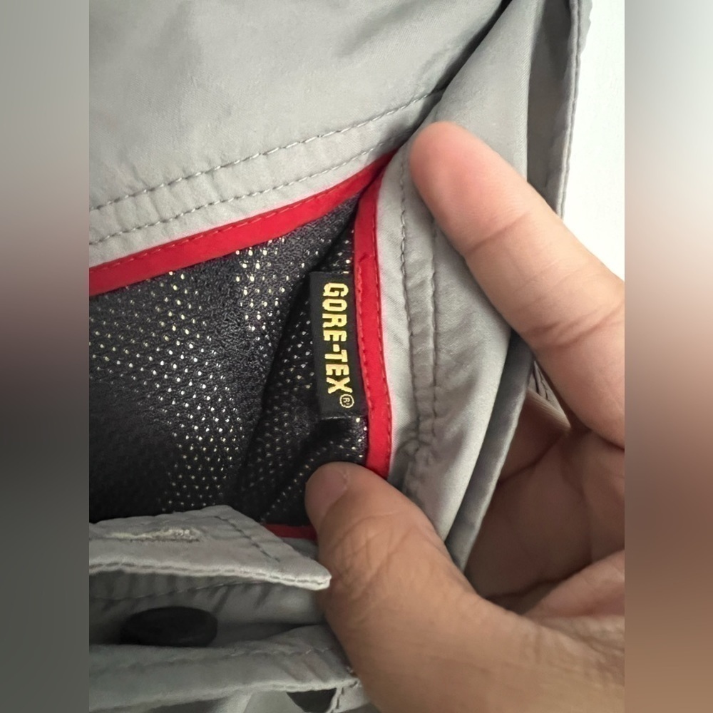 PRADA gor tex nylon cargo pants (authentic) - Picture 7 of 17